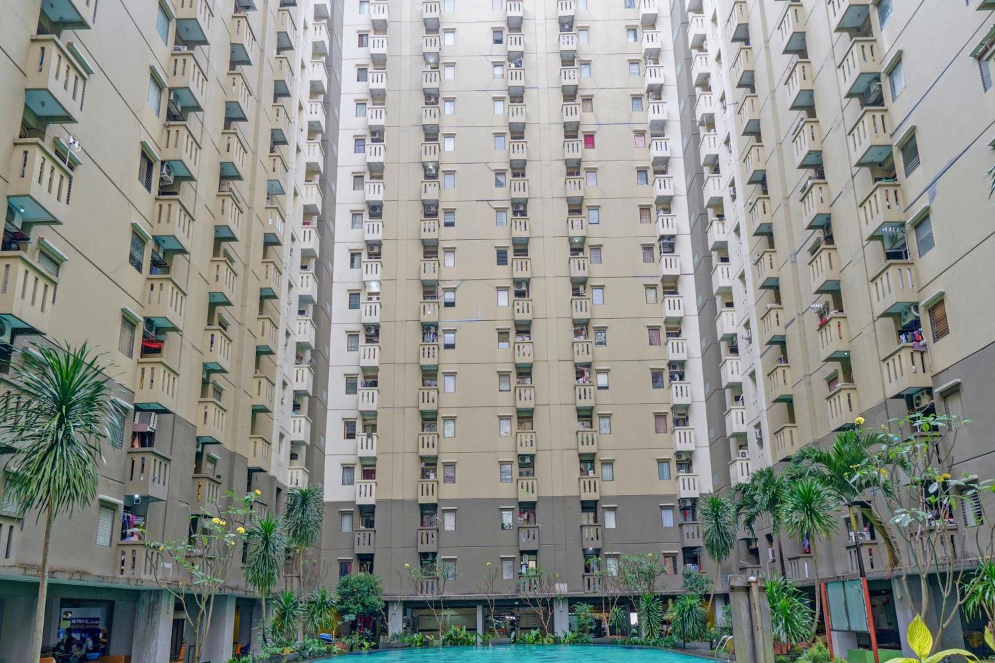 Oyo Life 93170 Apartement Gateway Cicadas By Mr Pro Bandung Extérieur photo